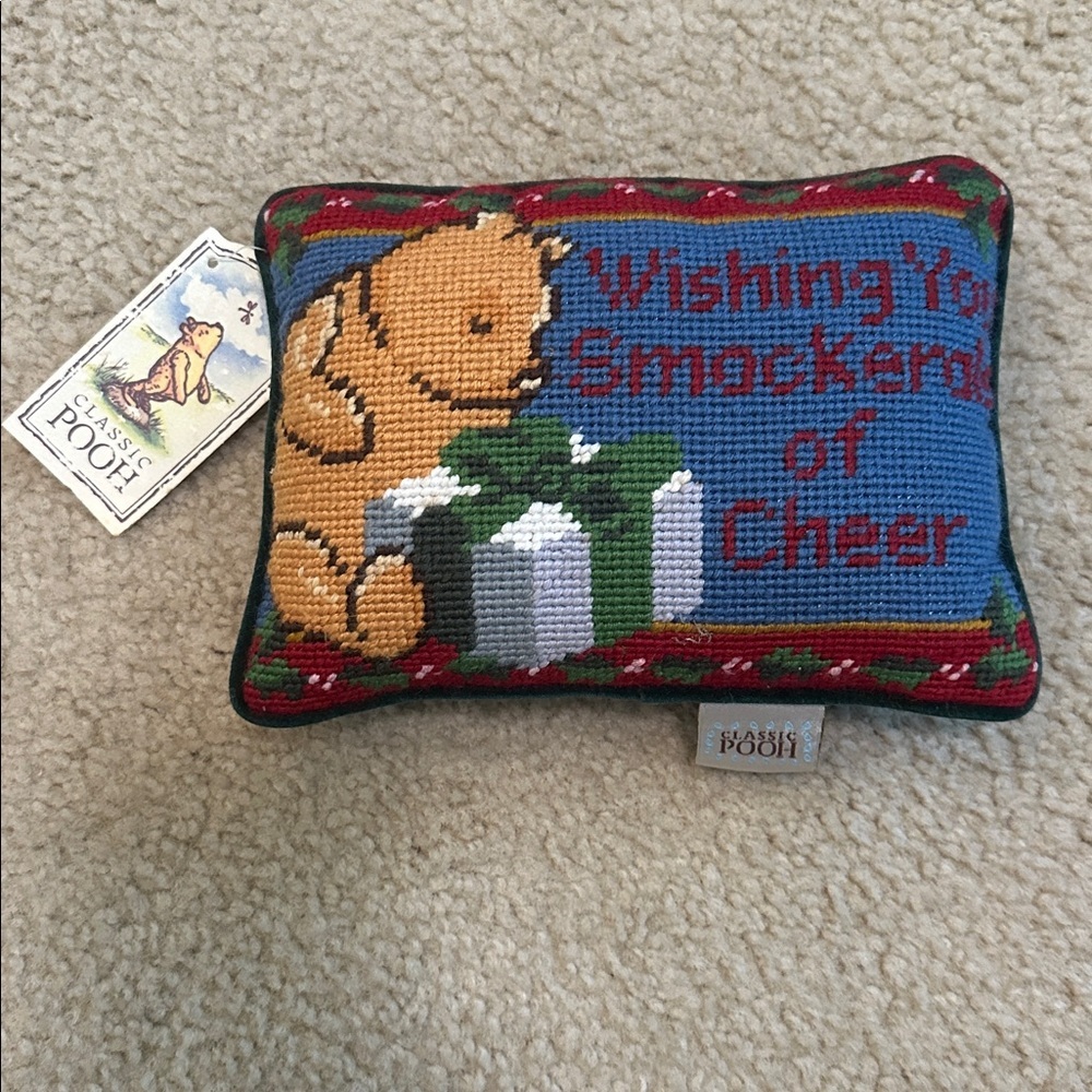 Disney Classic Winnie The Pooh 8.5” x 6.5” needlepoint Christmas pillow W/tag